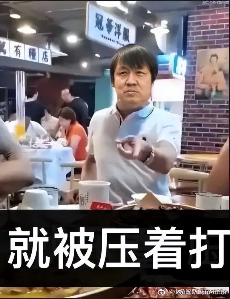 而随着片中杰弗里;迪恩;摩根一句;你的那只巨型猩猩已经不是新闻了的骇人话语，变异的飞天巨狼也震撼;上线，其青面獠牙穿楼俯冲、丛林飞扑口吞飞机的超强战斗力，让硬汉强森也不得不目瞪口呆，而利齿獠牙仰天长啸的鳄鱼更是蛮力爆棚、势不可挡